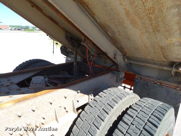 image for item L5601 2004 Freightliner M2106 dump truck