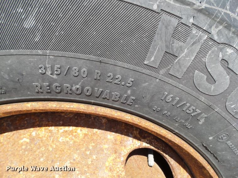 image for item L5601 2004 Freightliner M2106 dump truck