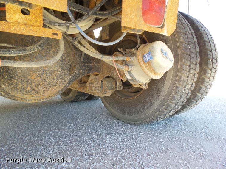 image for item L5601 2004 Freightliner M2106 dump truck