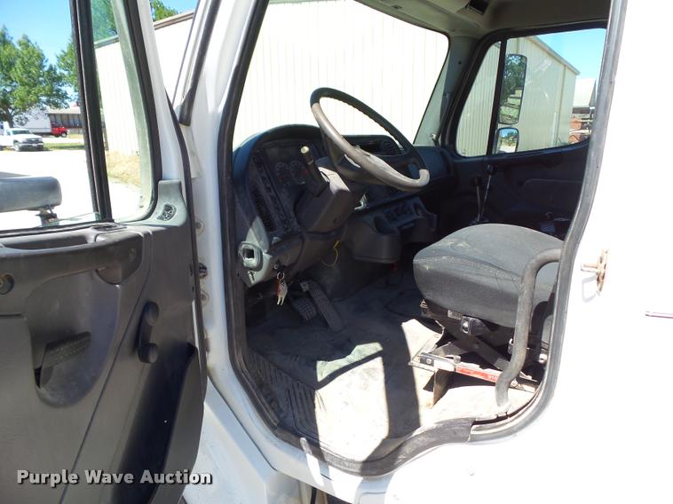 image for item L5601 2004 Freightliner M2106 dump truck