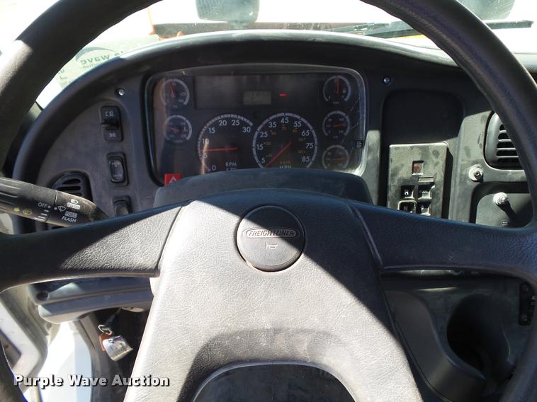 image for item L5601 2004 Freightliner M2106 dump truck