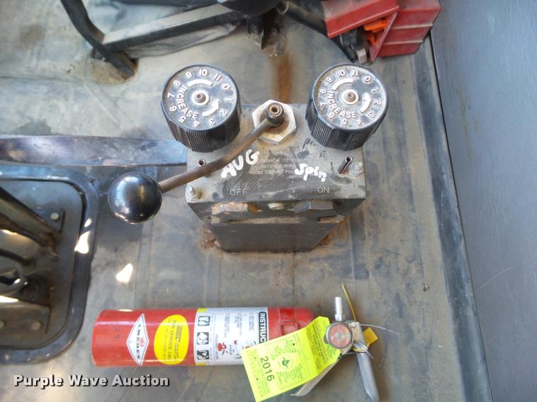 image for item L5601 2004 Freightliner M2106 dump truck