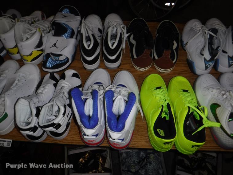 image for item CA9533 (30) pairs of shoes