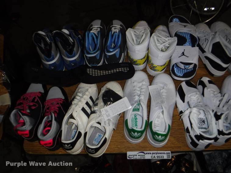 image for item CA9533 (30) pairs of shoes