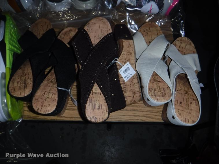 image for item CA9533 (30) pairs of shoes