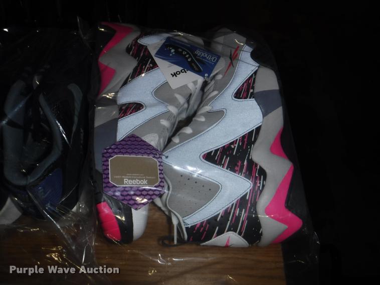 image for item CA9533 (30) pairs of shoes