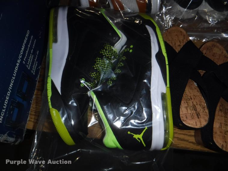 image for item CA9533 (30) pairs of shoes