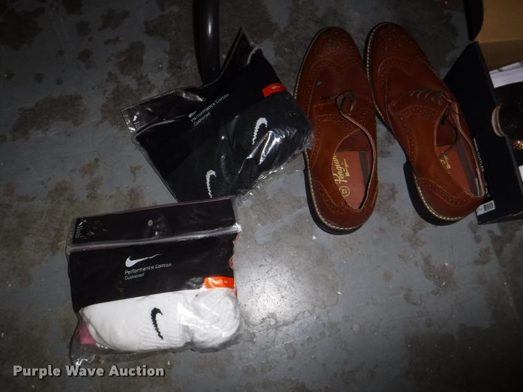 image for item CA9533 (30) pairs of shoes