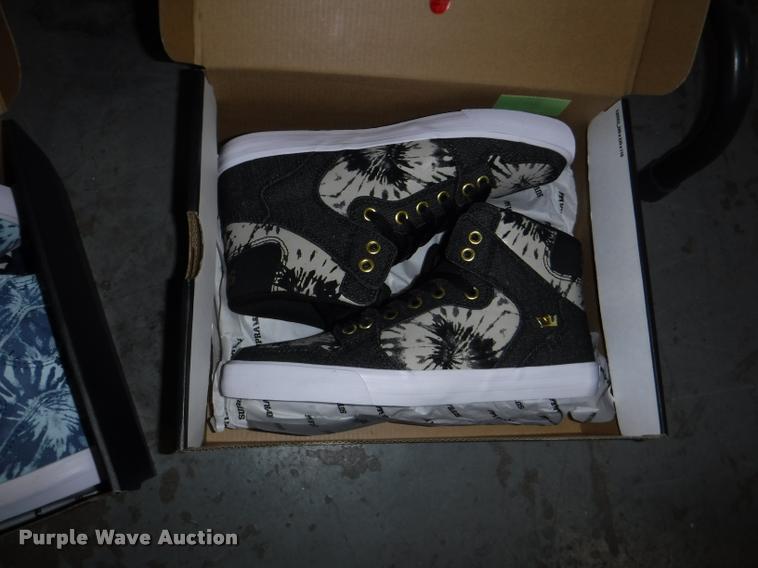 image for item CA9533 (30) pairs of shoes