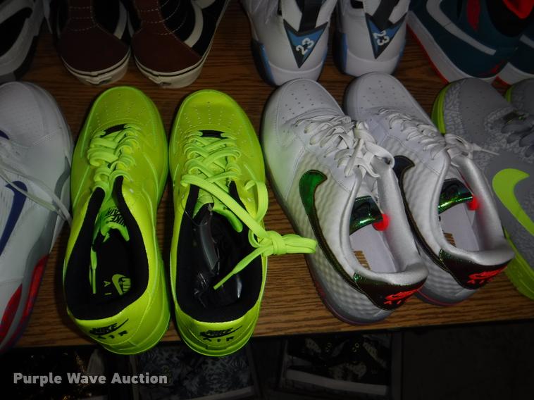 image for item CA9533 (30) pairs of shoes