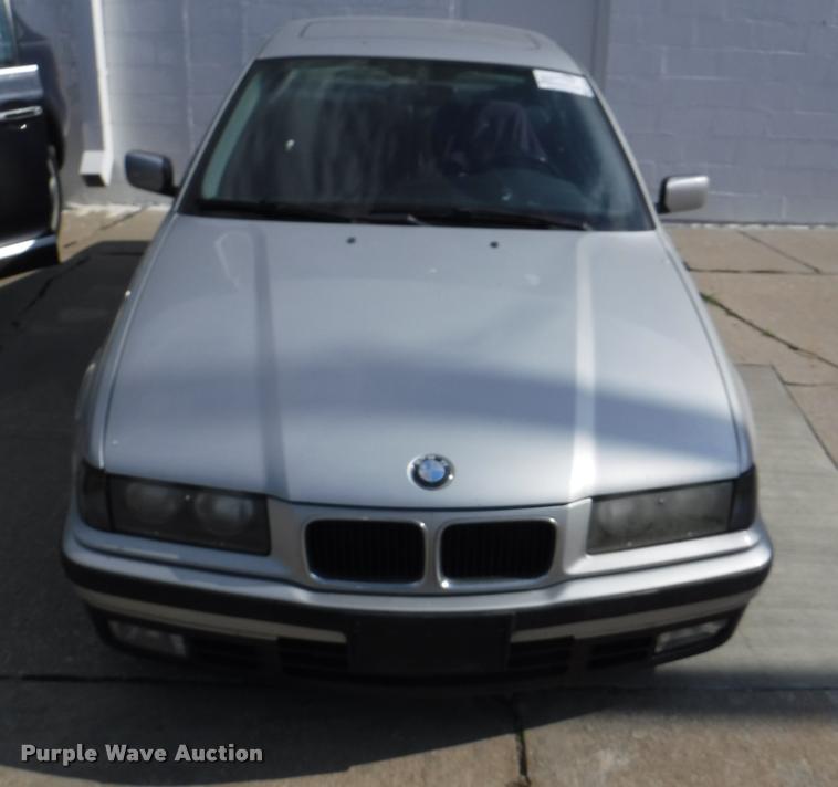 image for item DB3981 1993 BMW 325i