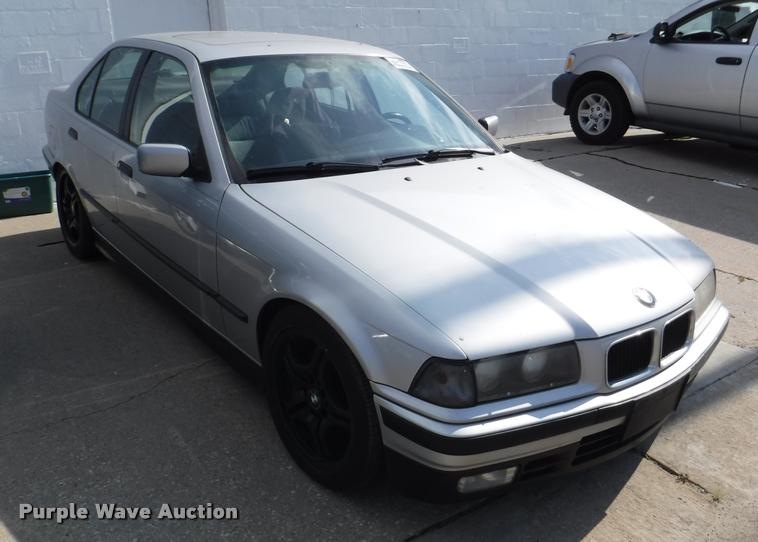 image for item DB3981 1993 BMW 325i