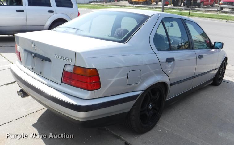 image for item DB3981 1993 BMW 325i