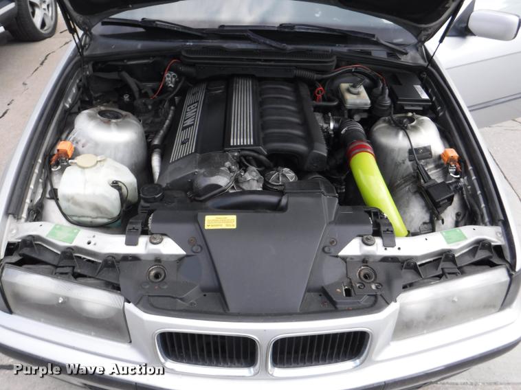 image for item DB3981 1993 BMW 325i