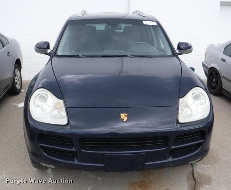image for item DB3982 2004 Porsche Cayenne S SUV