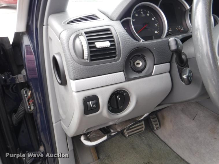 image for item DB3982 2004 Porsche Cayenne S SUV
