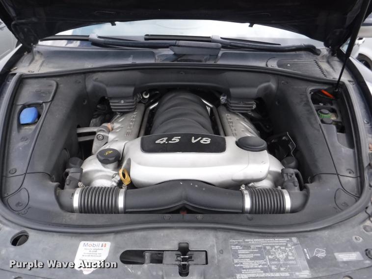 image for item DB3982 2004 Porsche Cayenne S SUV