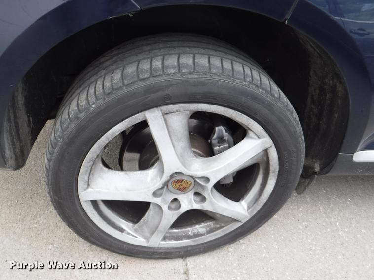 image for item DB3982 2004 Porsche Cayenne S SUV