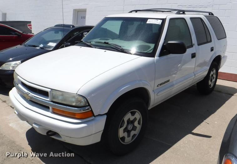 image for item DB3984 2002 Chevrolet Blazer LS SUV