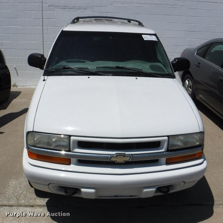 image for item DB3984 2002 Chevrolet Blazer LS SUV