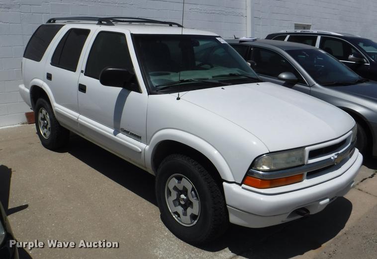 image for item DB3984 2002 Chevrolet Blazer LS SUV