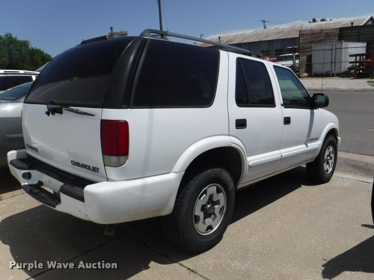 image for item DB3984 2002 Chevrolet Blazer LS SUV