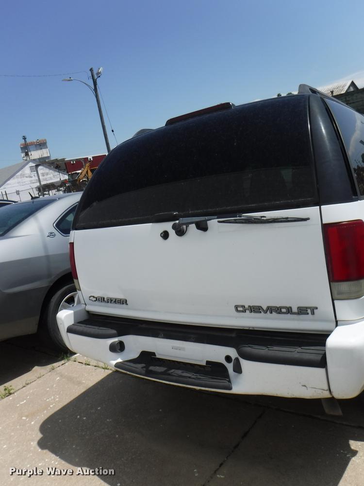 image for item DB3984 2002 Chevrolet Blazer LS SUV