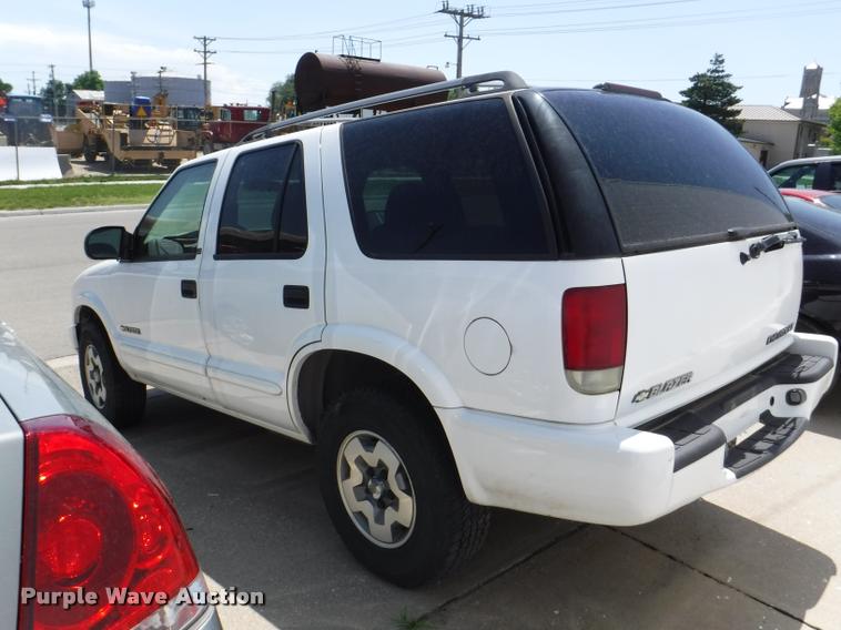 image for item DB3984 2002 Chevrolet Blazer LS SUV