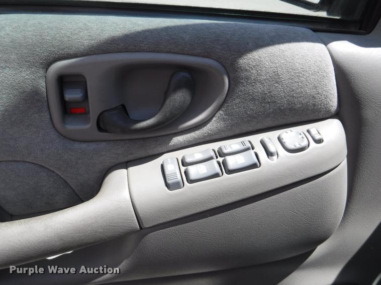 image for item DB3984 2002 Chevrolet Blazer LS SUV