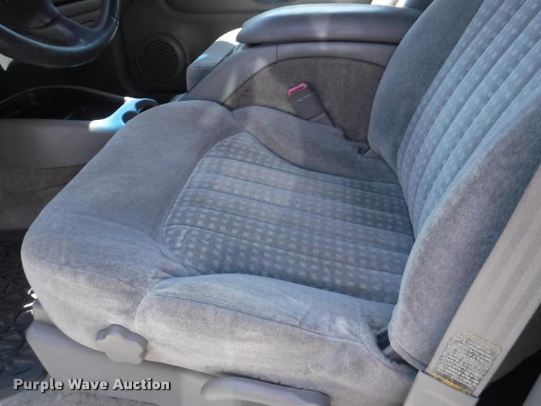 image for item DB3984 2002 Chevrolet Blazer LS SUV