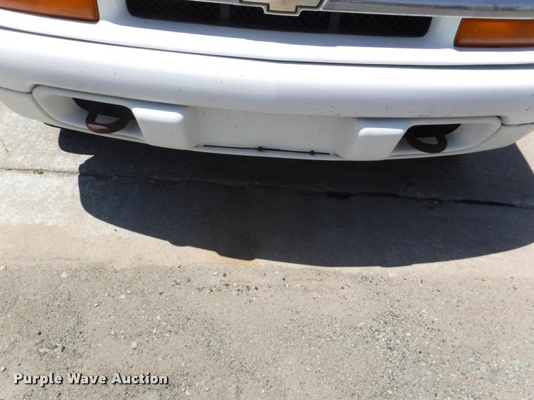 image for item DB3984 2002 Chevrolet Blazer LS SUV