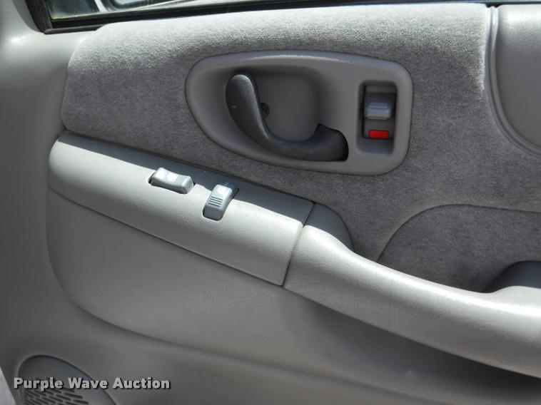 image for item DB3984 2002 Chevrolet Blazer LS SUV