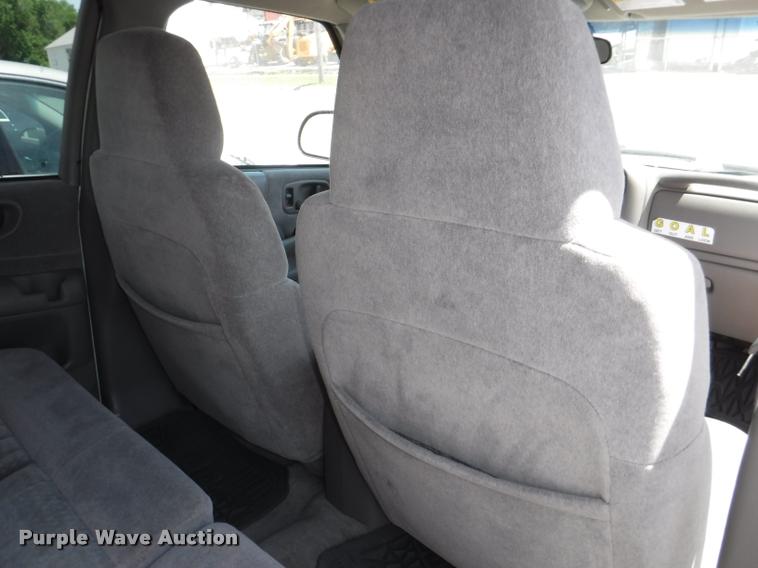 image for item DB3984 2002 Chevrolet Blazer LS SUV