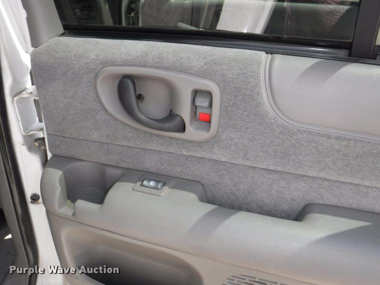 image for item DB3984 2002 Chevrolet Blazer LS SUV