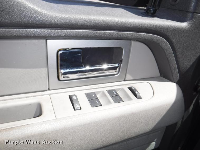 image for item DB3987 2010 Ford F150 XLT SuperCrew pickup truck