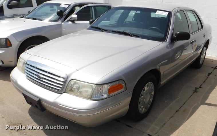 image for item DB3988 2005 Ford Crown Victoria Police Interceptor