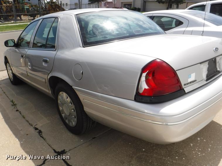 image for item DB3988 2005 Ford Crown Victoria Police Interceptor