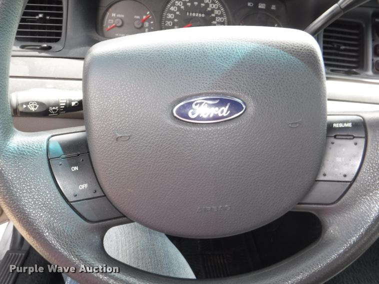 image for item DB3988 2005 Ford Crown Victoria Police Interceptor