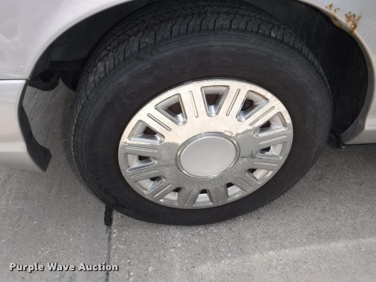 image for item DB3988 2005 Ford Crown Victoria Police Interceptor