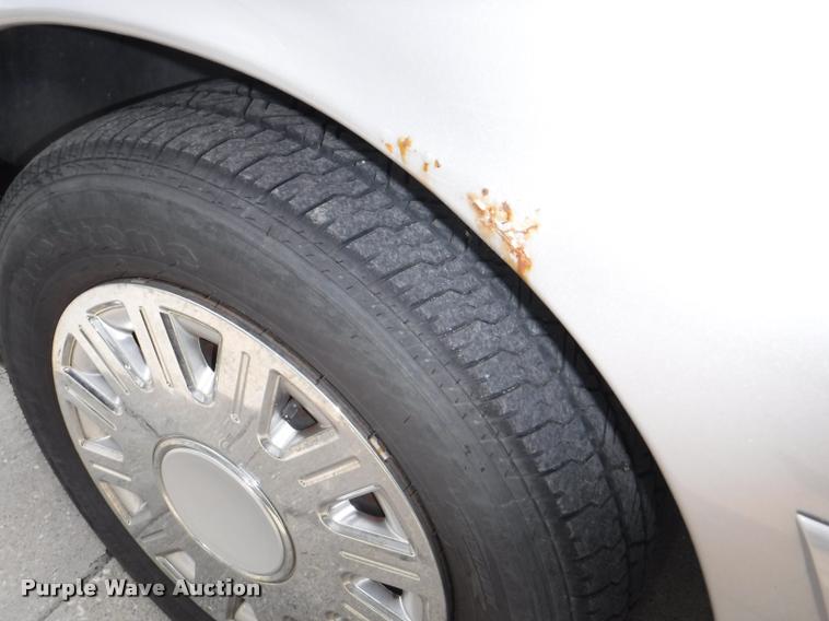 image for item DB3988 2005 Ford Crown Victoria Police Interceptor