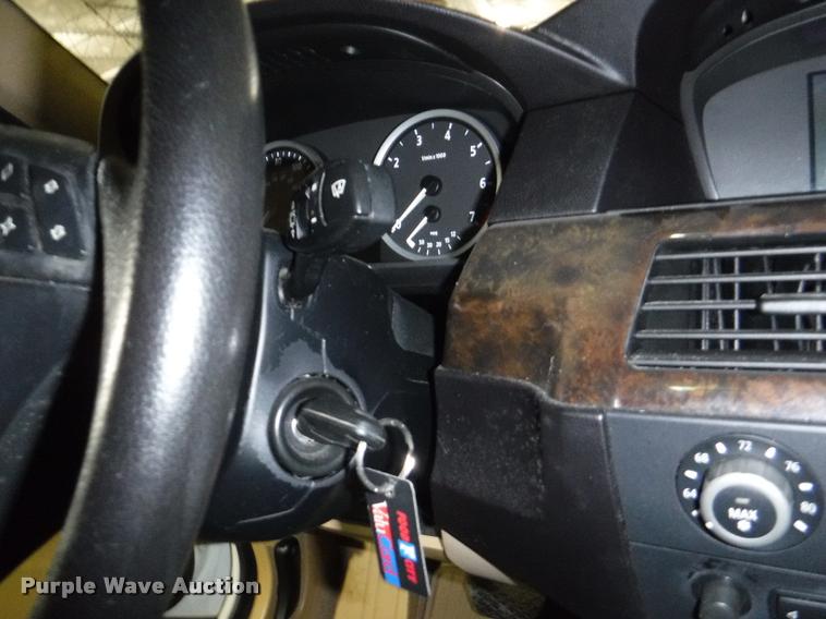 image for item DB3990 2004 BMW 525i