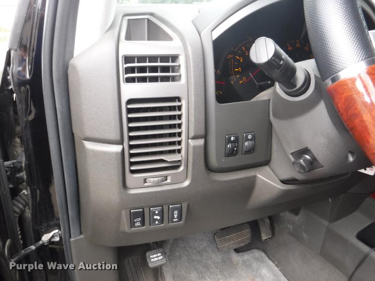 image for item K5960 2005 Infiniti QX56 SUV