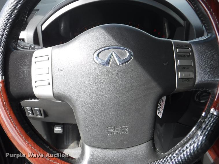 image for item K5960 2005 Infiniti QX56 SUV