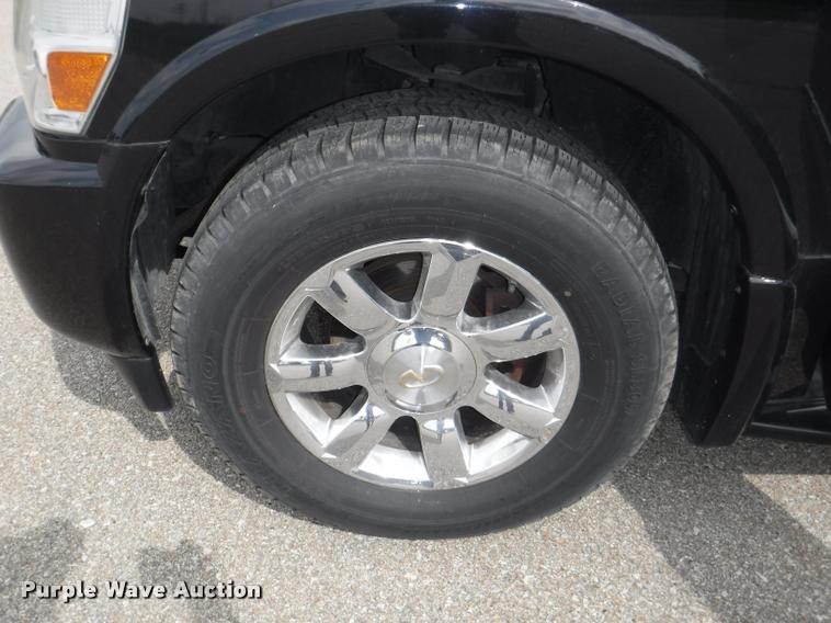 image for item K5960 2005 Infiniti QX56 SUV