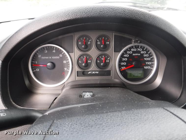 image for item K5961 2005 Ford F150 SuperCrew pickup truck