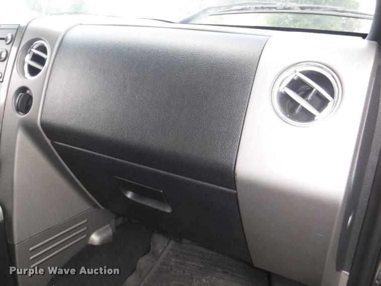 image for item K5961 2005 Ford F150 SuperCrew pickup truck