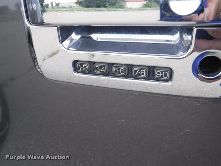 image for item K5961 2005 Ford F150 SuperCrew pickup truck