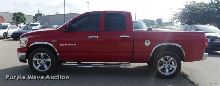 image for item K5962 2007 Dodge Ram 1500 Quad Cab pickup truck