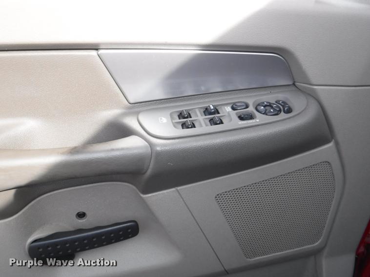 image for item K5962 2007 Dodge Ram 1500 Quad Cab pickup truck