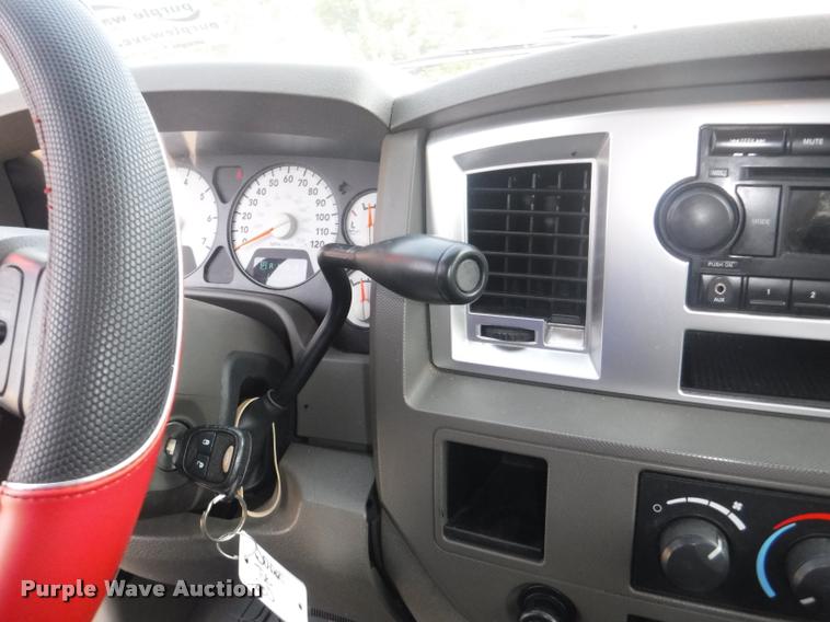 image for item K5962 2007 Dodge Ram 1500 Quad Cab pickup truck